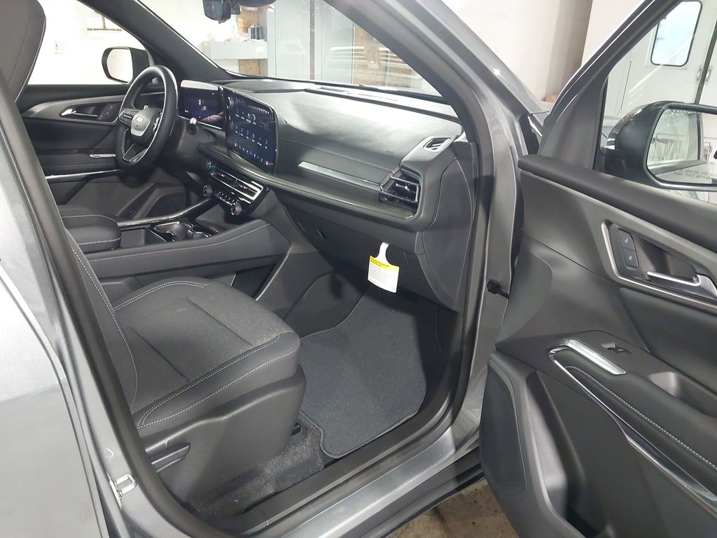 2026 Chevrolet Traverse LT - Photo 25