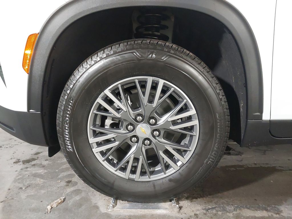 2026 Chevrolet Traverse LT - Photo 18
