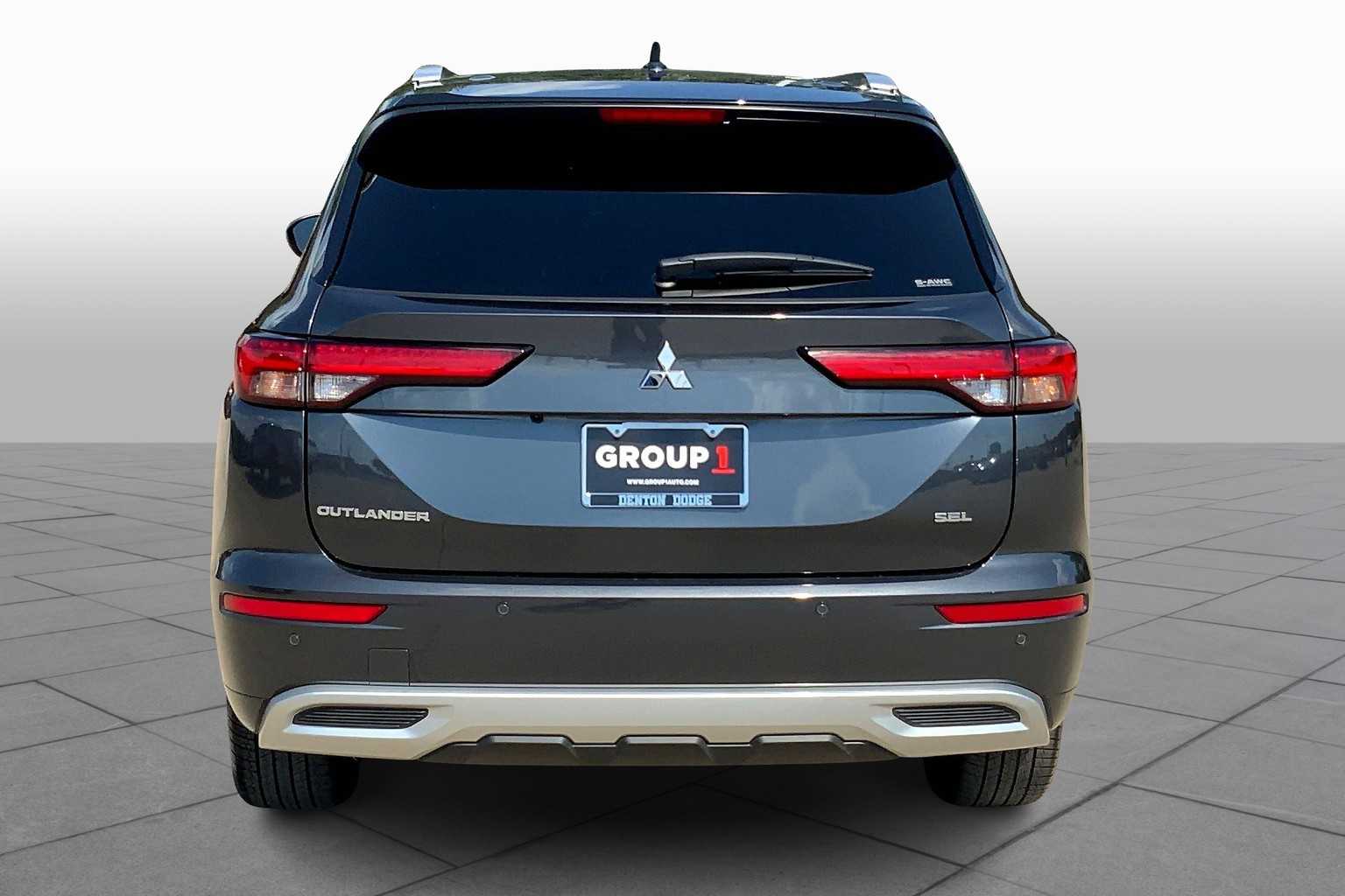 2024 Mitsubishi Outlander SEL S-AWC photo 3