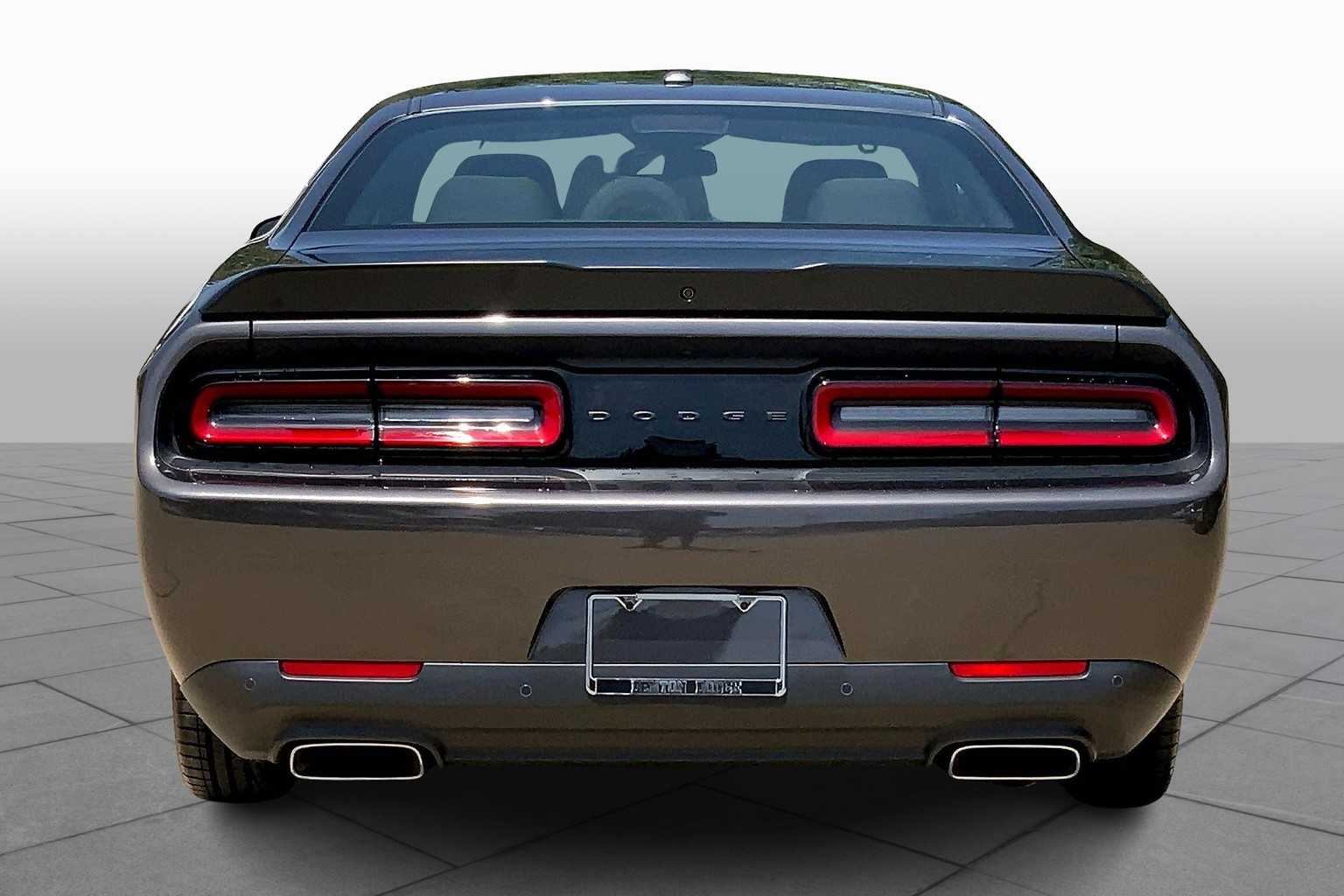 2023 Dodge Challenger R/T photo 3