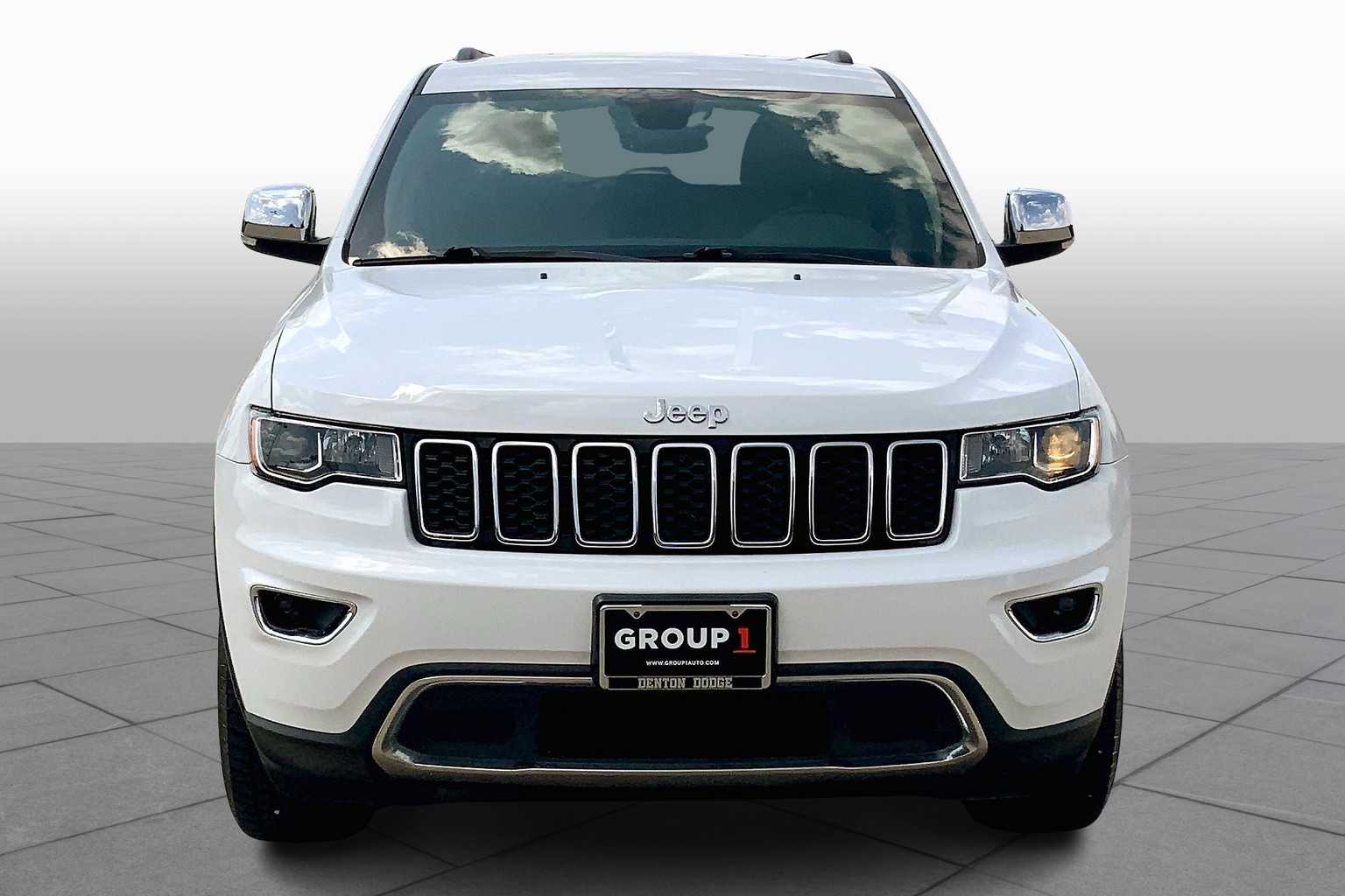 2017 Jeep Grand Cherokee Limited photo 2