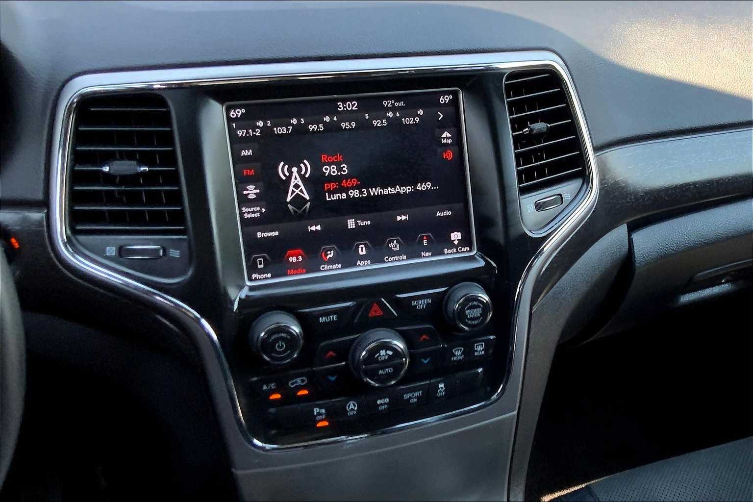 2018 Jeep Grand Cherokee Altitude photo 4