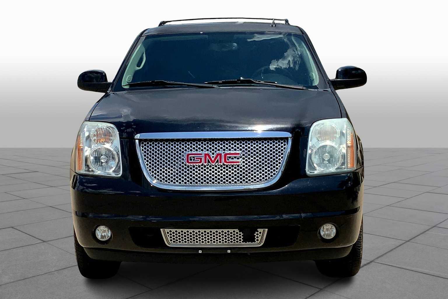 2014 Gmc Yukon Denali photo 2
