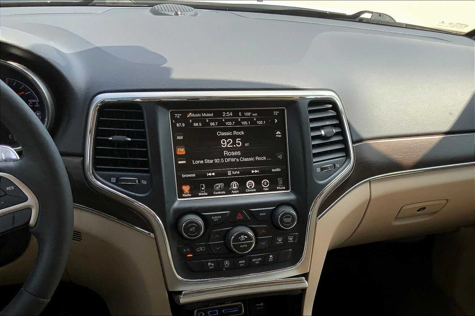 2017 Jeep Grand Cherokee Limited photo 4
