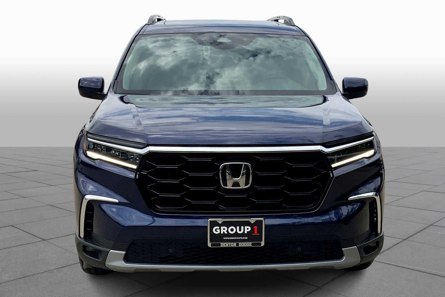 2025 Honda Pilot Touring photo 2