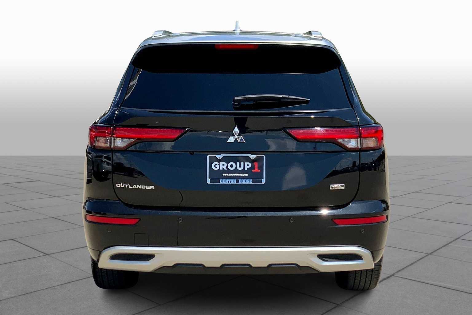2024 Mitsubishi Outlander SEL Platinum S-AWC photo 3