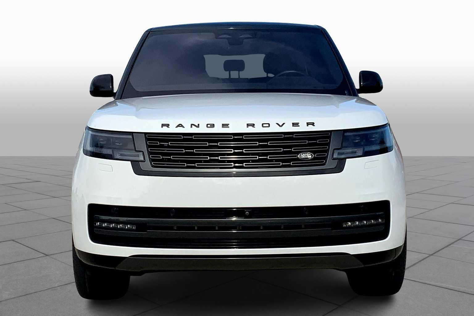 2023 Land Rover Range Rover SE photo 2