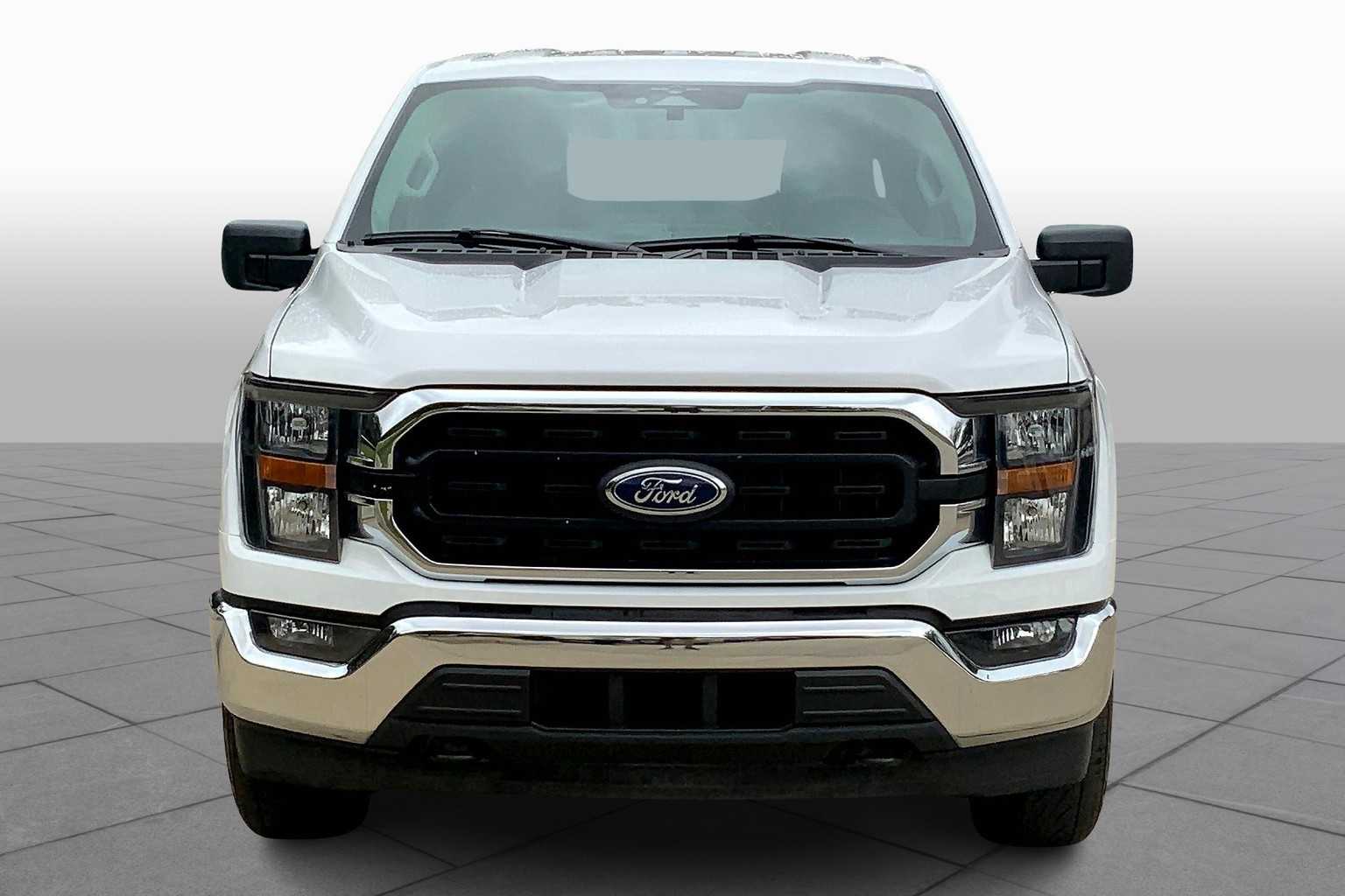 2023 Ford F-150 XLT photo 2