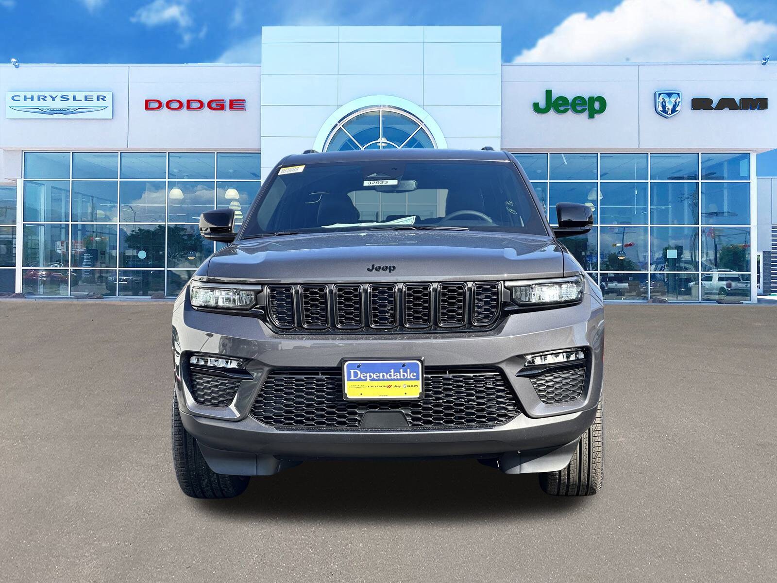 2024 Jeep Grand Cherokee Limited photo 2