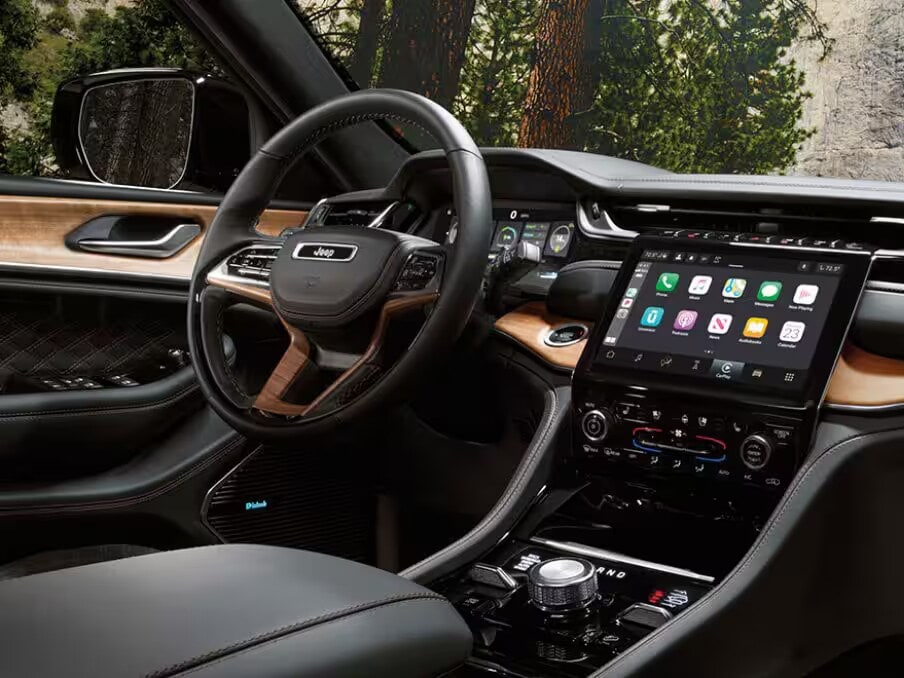 2025 Jeep Grand Cherokee Technology
