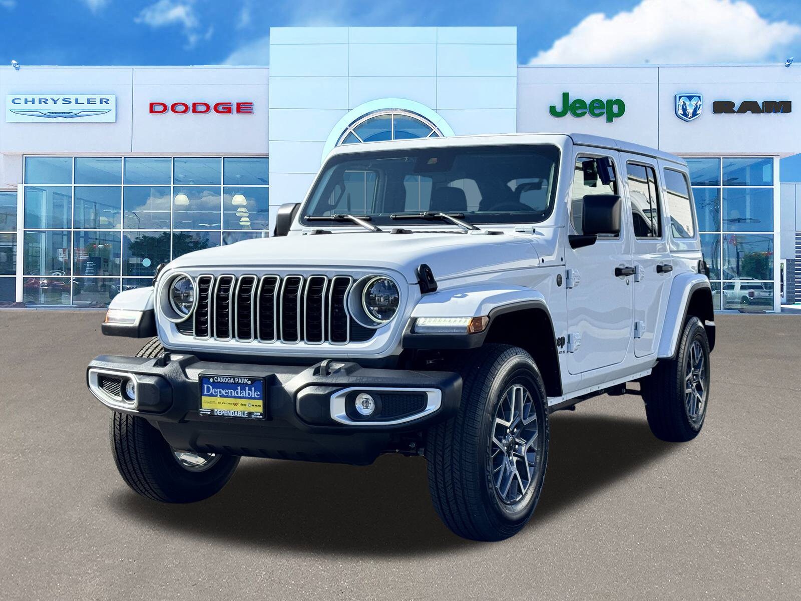 2025 Jeep Wrangler Sahara photo 4
