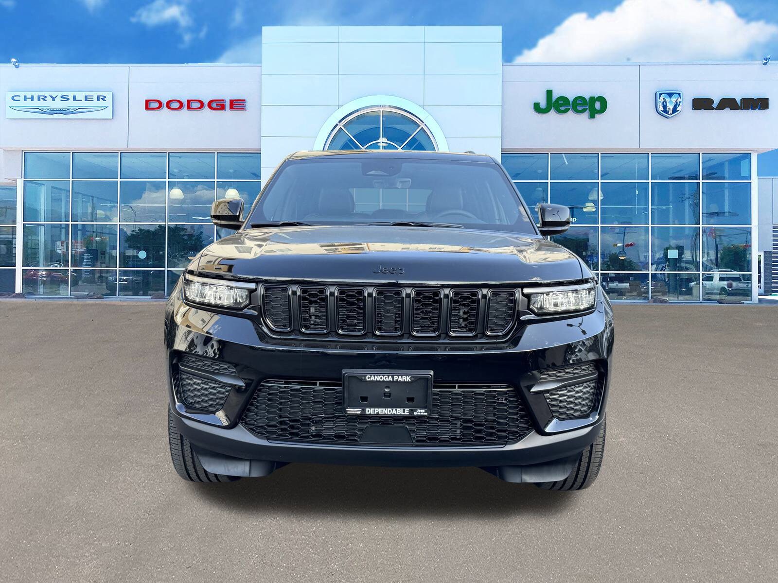 2025 Jeep Grand Cherokee Altitude photo 2