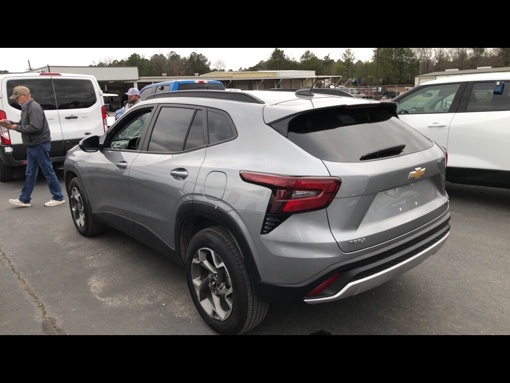 Used 2025 Chevrolet Trax LT Sport Utility