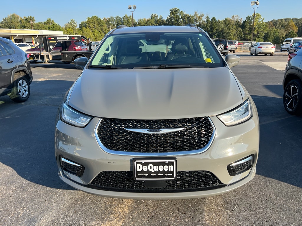 Used 2022 Chrysler Pacifica Touring L Passenger Van