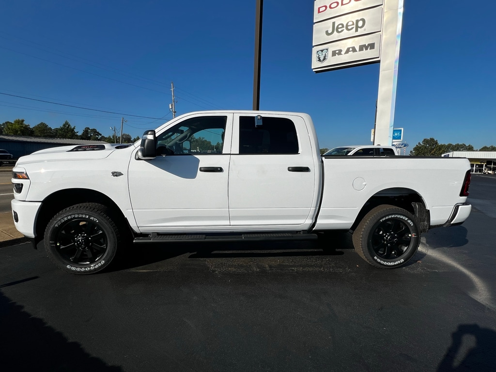 2027 RAM 2500 Pickup Tradesman/Black Express
