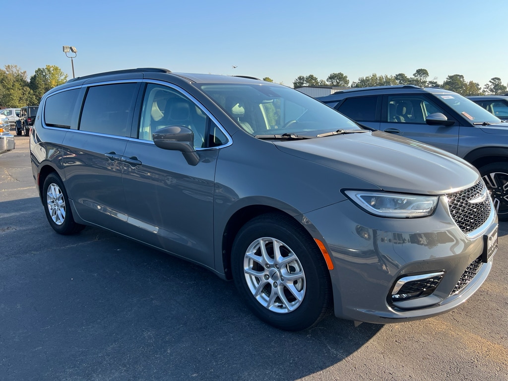 Used 2022 Chrysler Pacifica Touring L Passenger Van