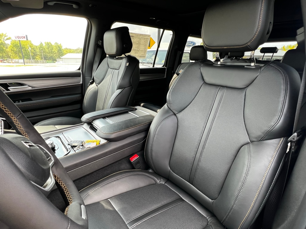 2026 Jeep Grand Wagoneer 85th Anniversary - Photo 13