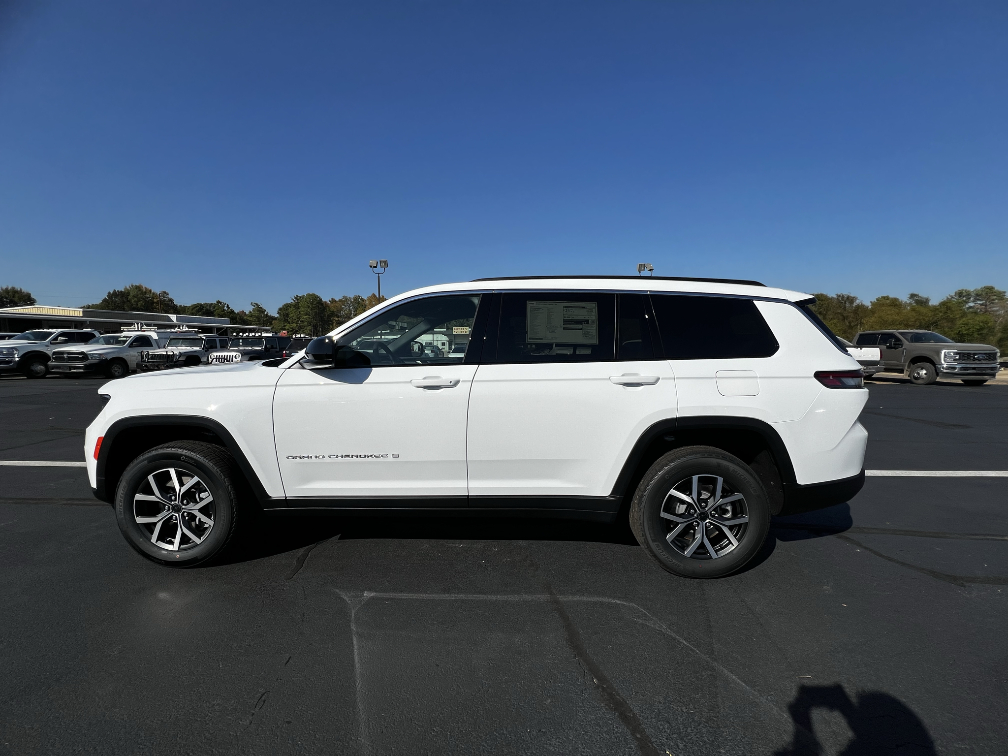 2027 Jeep Grand Cherokee L Laredo