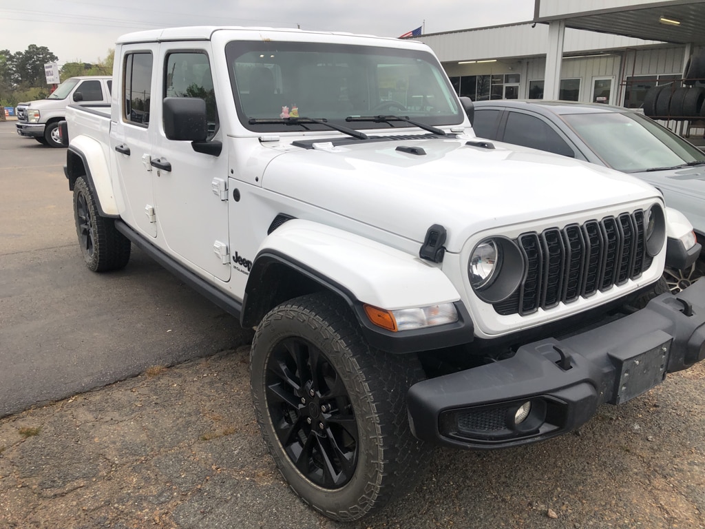 2025 Jeep Gladiator Nighthawk Auto's photo