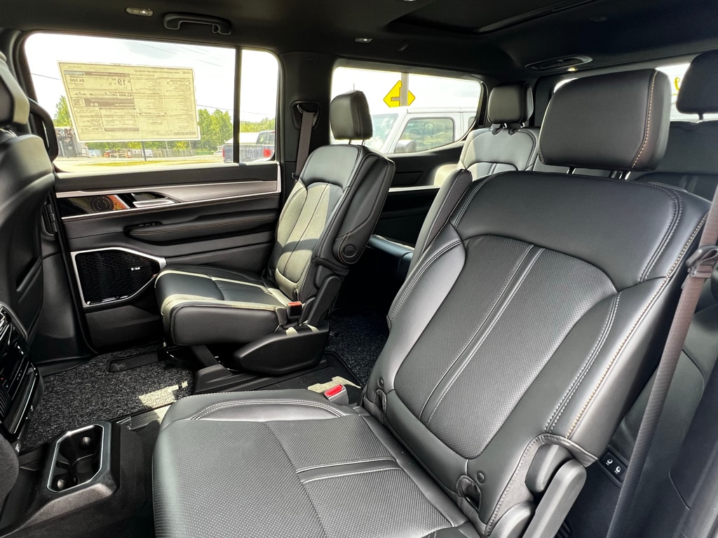 2026 Jeep Grand Wagoneer 85th Anniversary - Photo 14