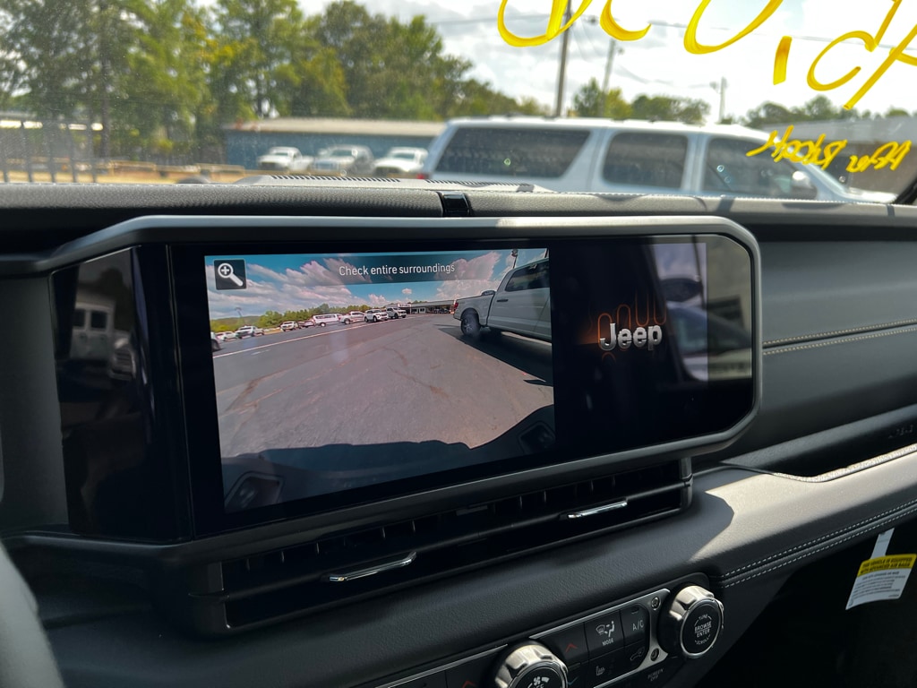 2026 Jeep Gladiator Sahara - Photo 15