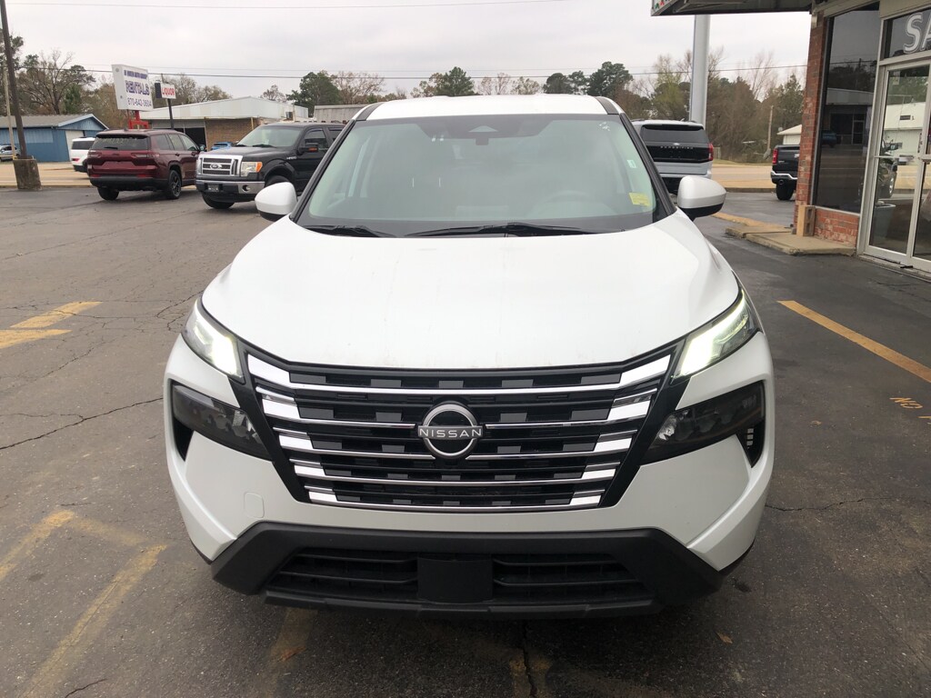 Used 2024 Nissan Rogue SV Sport Utility