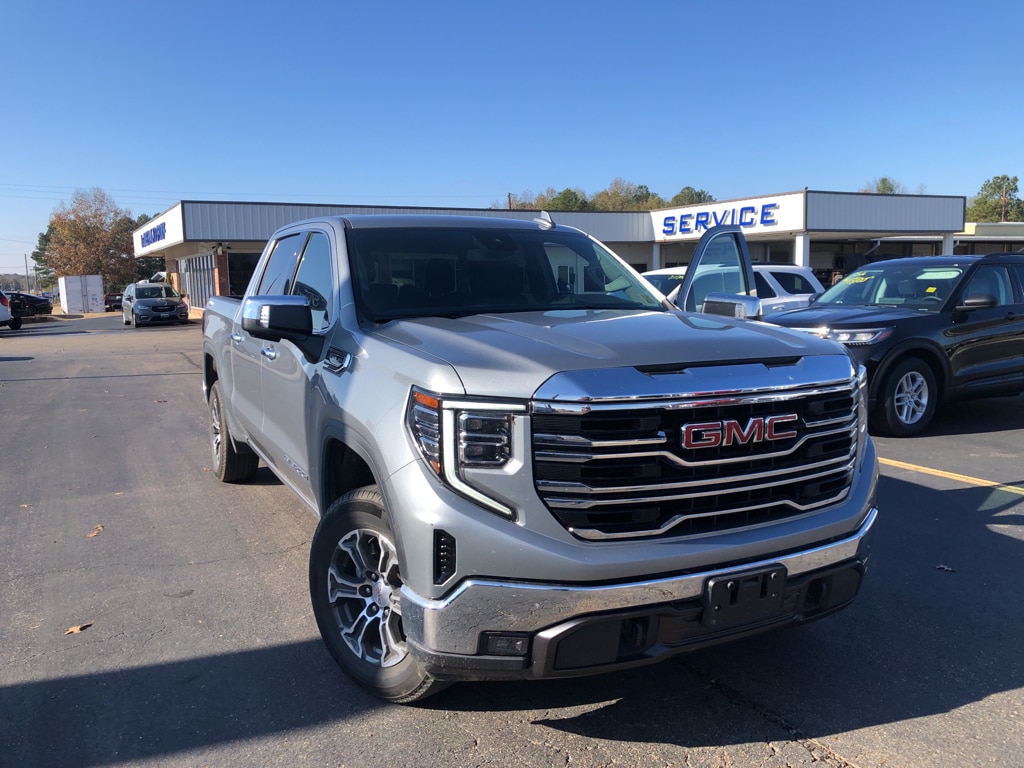 2025 GMC Sierra 1500 SLT's photo