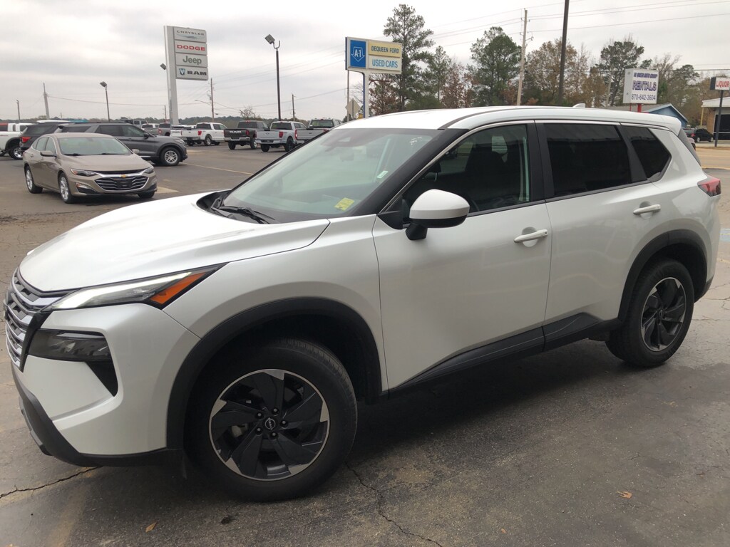 Used 2024 Nissan Rogue SV Sport Utility