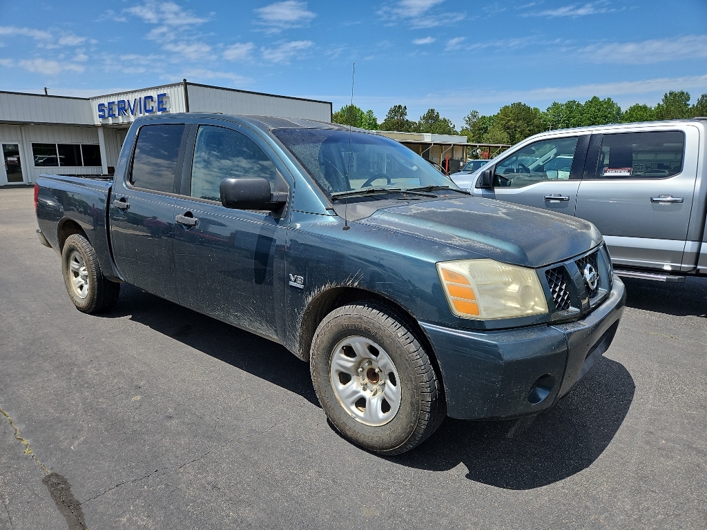 2004 Nissan Titan XE 4X2 Crew Cab's photo