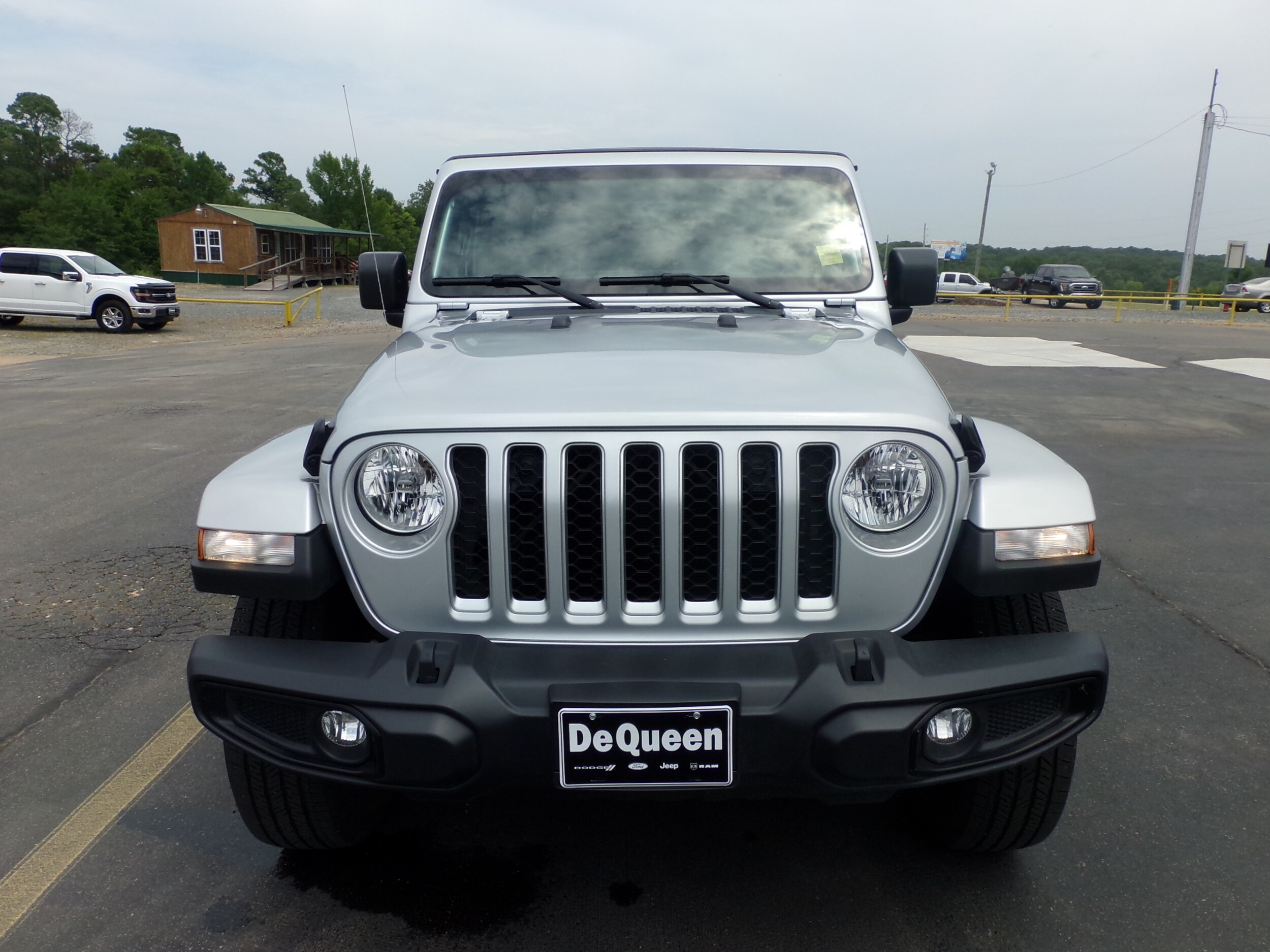 Used 2023 Jeep Gladiator Overland with VIN 1C6HJTFG4PL564918 for sale in De Queen, AR