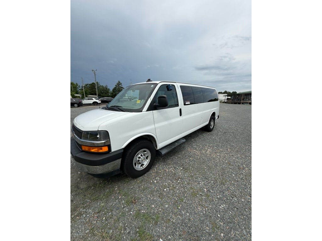 2023 Chevrolet Express 3500 LT Extended's photo