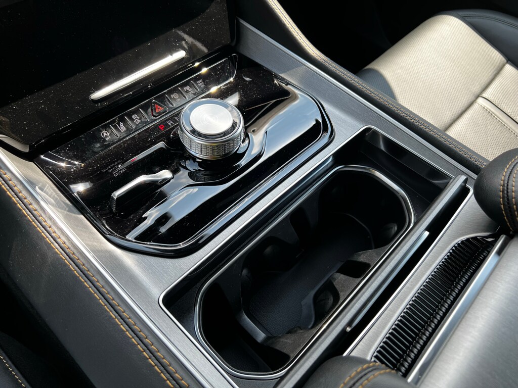 2026 Jeep Grand Wagoneer 85th Anniversary - Photo 18
