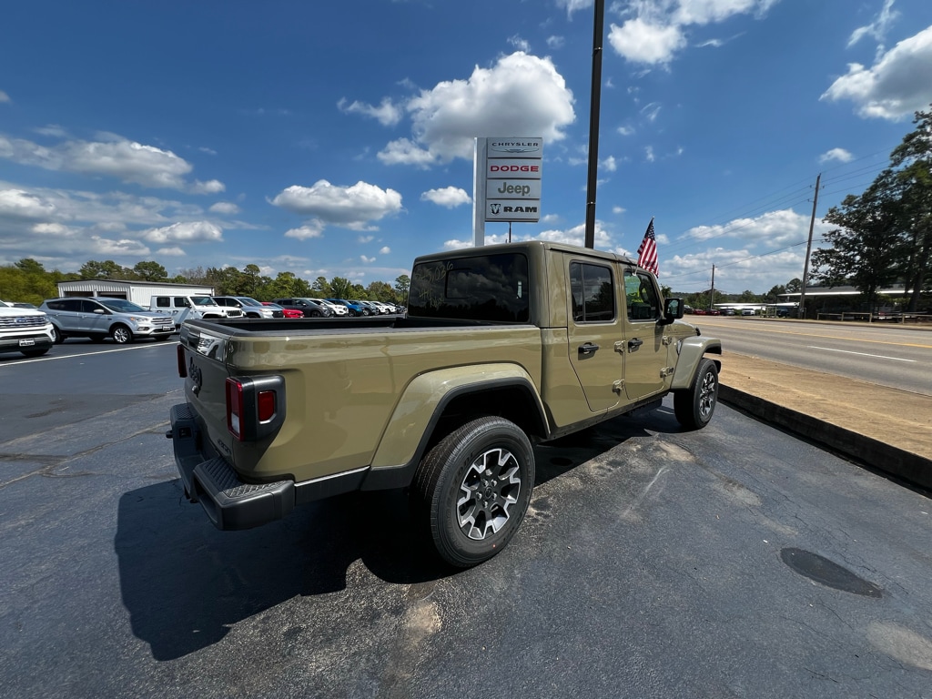 2026 Jeep Gladiator Sahara - Photo 6