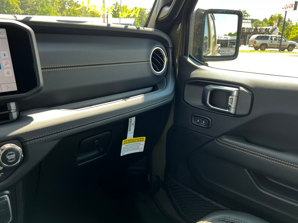 2026 Jeep Gladiator Sahara - Photo 25