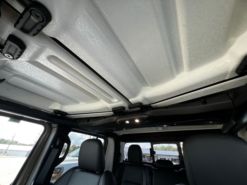 2026 Jeep Gladiator Sahara - Photo 30
