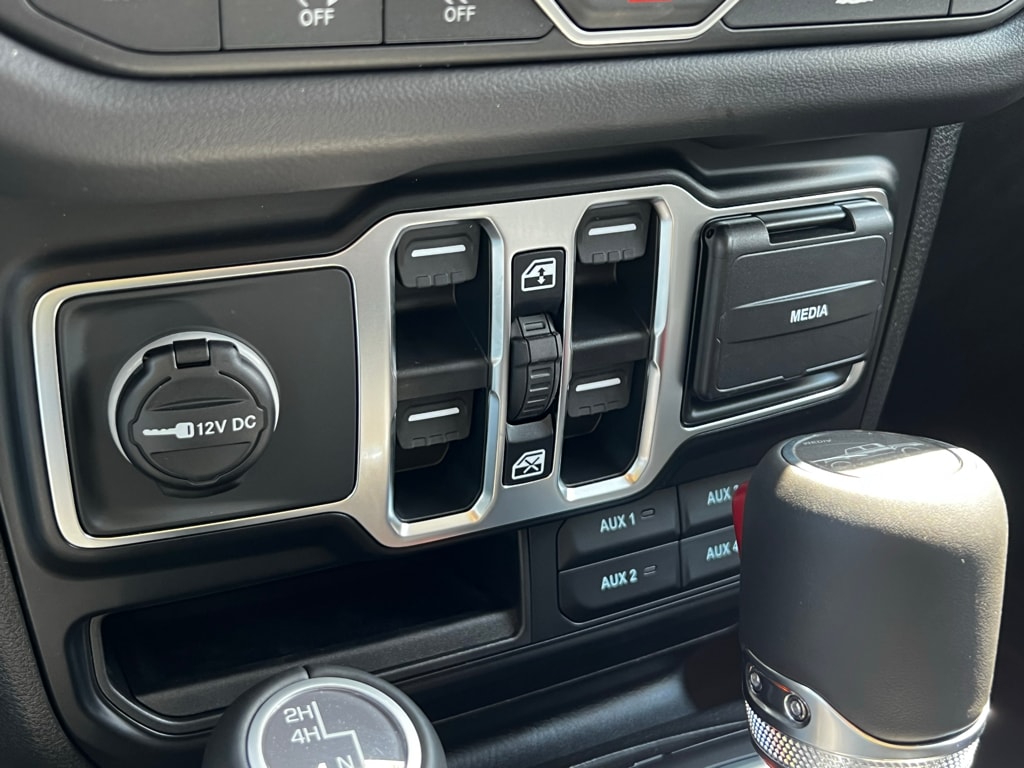 2026 Jeep Gladiator Sahara - Photo 23