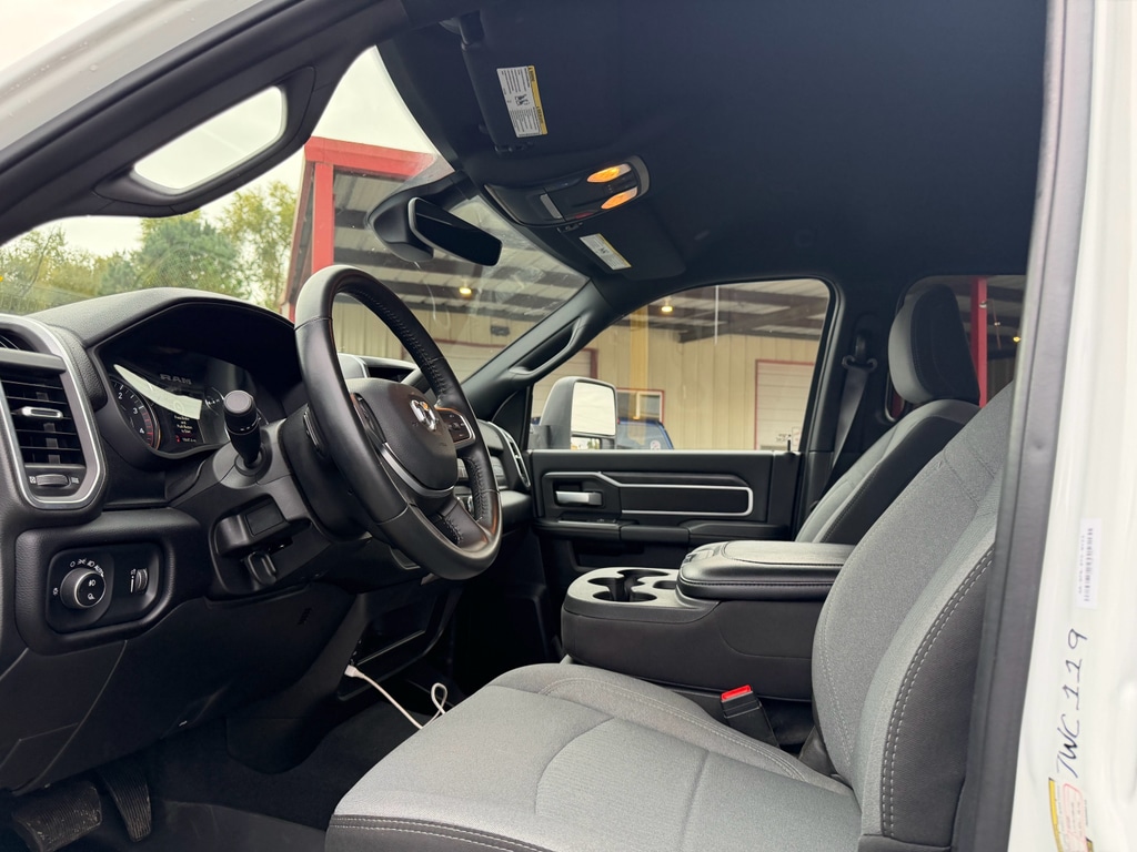 2024 RAM Ram 3500 Pickup Big Horn - Photo 9