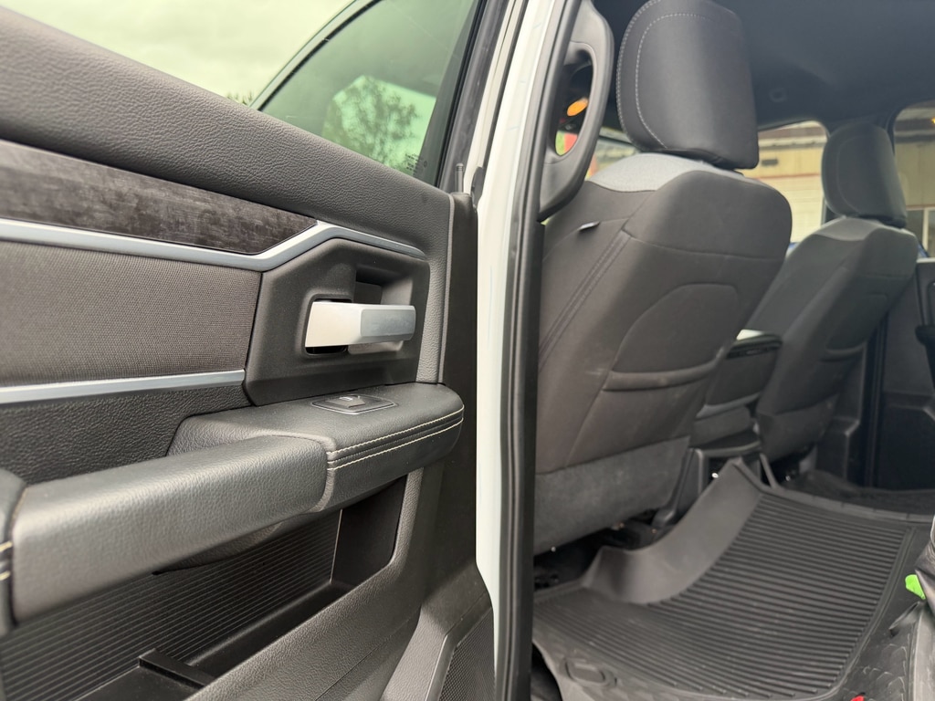2024 RAM Ram 3500 Pickup Big Horn - Photo 6