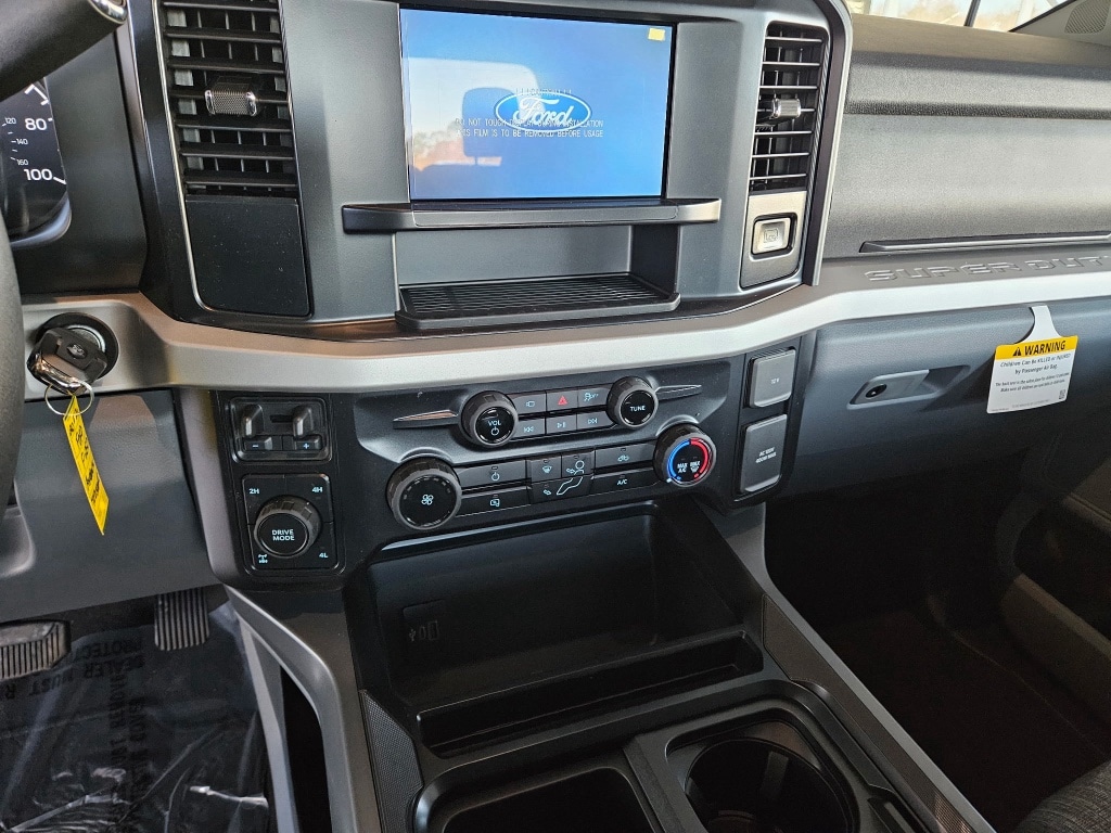 2026 Ford F-250 Super Duty XLT - Photo 9