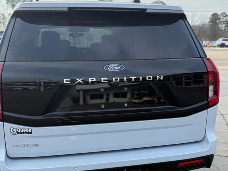 2026 Ford Expedition Active - Photo 6