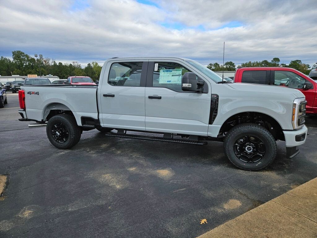 New 2026 Ford F-350 XL Crew Cab