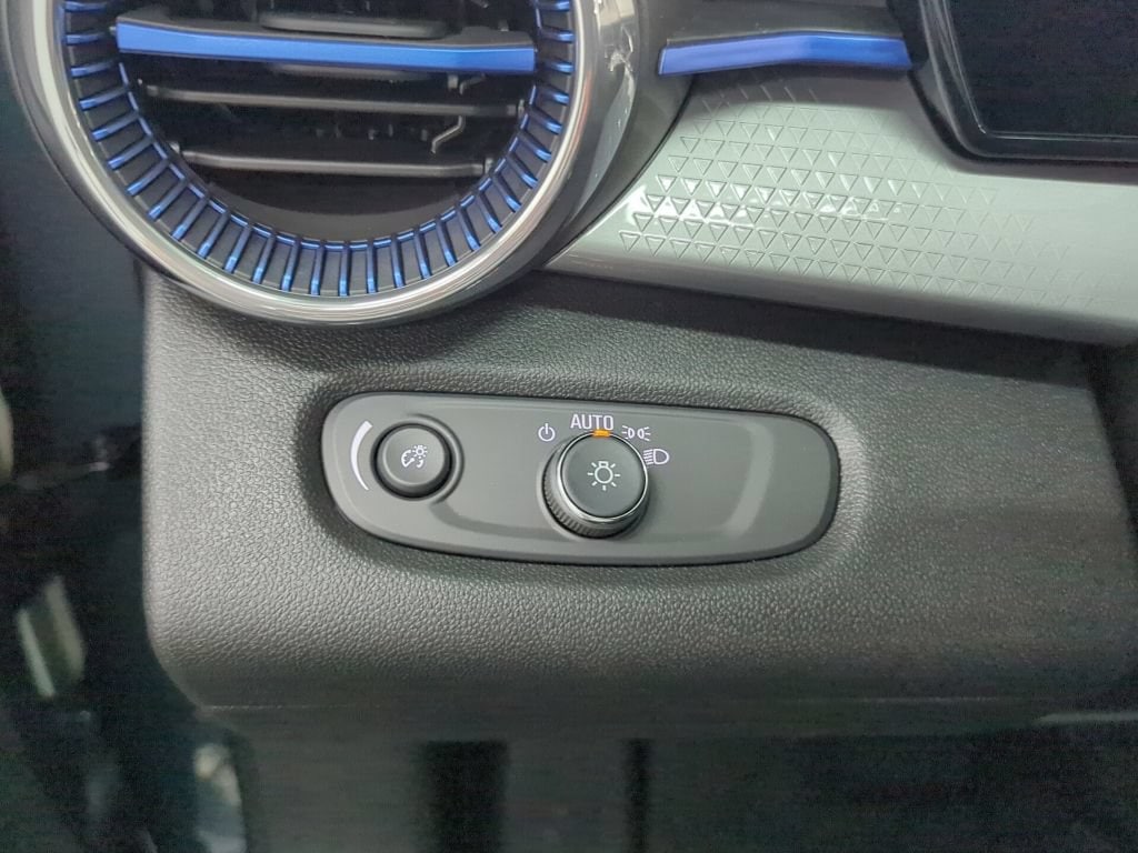 2026 Chevrolet Trax LT - Photo 11