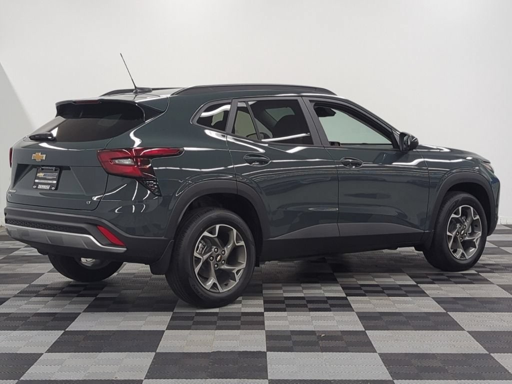2026 Chevrolet Trax LT - Photo 7