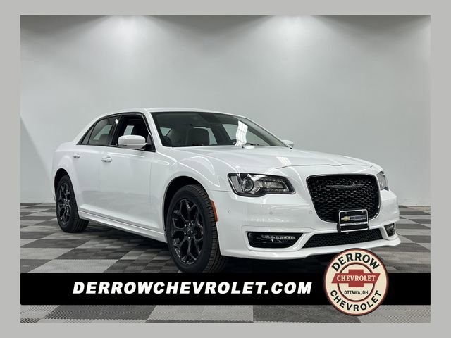 2023 Chrysler 300 Touring L