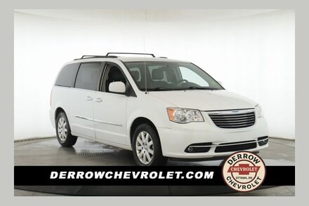 2016 Chrysler Town & Country Touring Minivan/Van