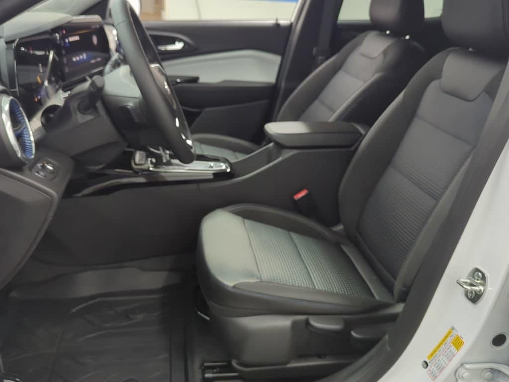 2026 Chevrolet Trax LT - Photo 9