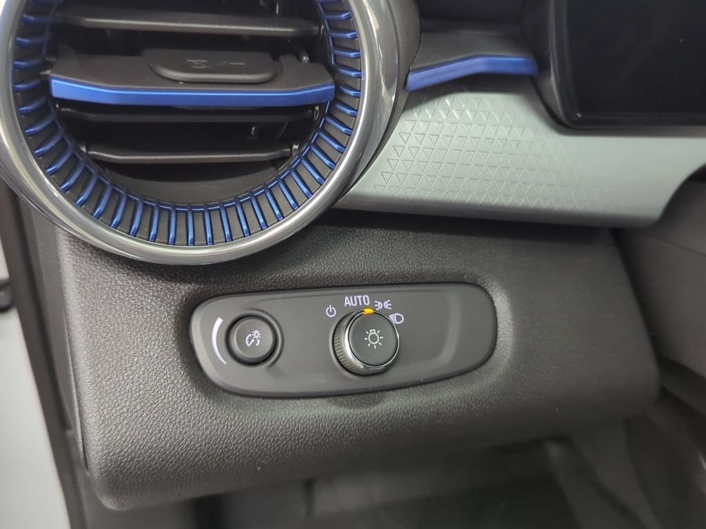 2026 Chevrolet Trax LT - Photo 11