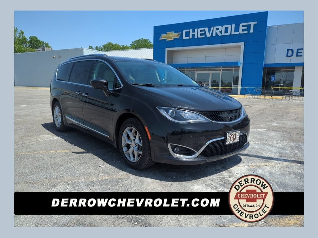 2019 Chrysler Pacifica Touring L Plus's photo