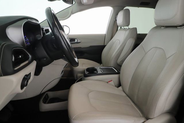 2021 Chrysler Pacifica Hybrid Touring L - Photo 16