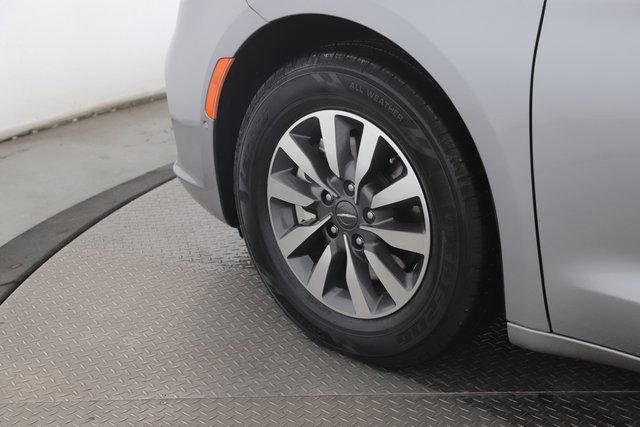 2021 Chrysler Pacifica Hybrid Touring L - Photo 13